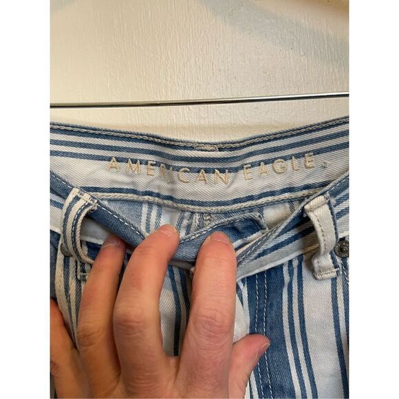 🔴 American Eagle blue and white striped mom jeans size size 6 - Picture 5 of 16